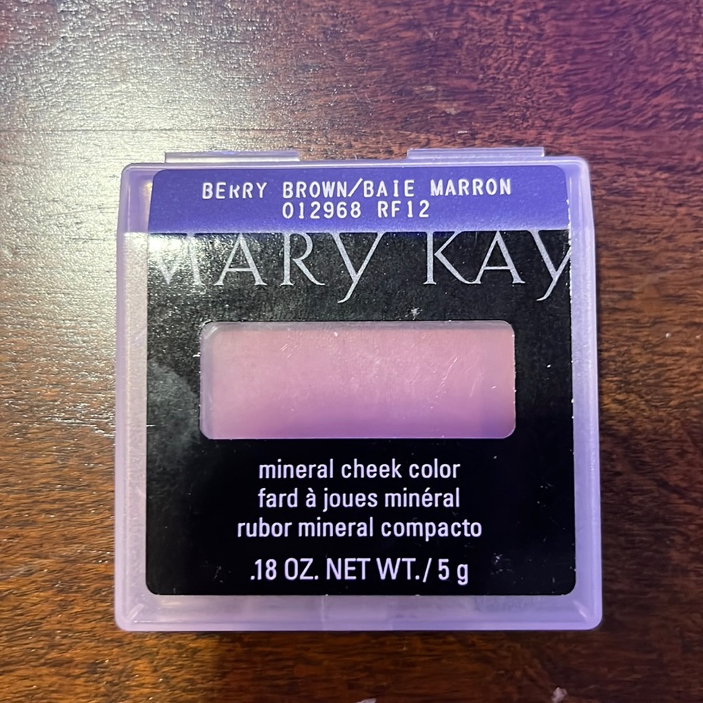 Marykay  cheek color Berry Brown.   New
